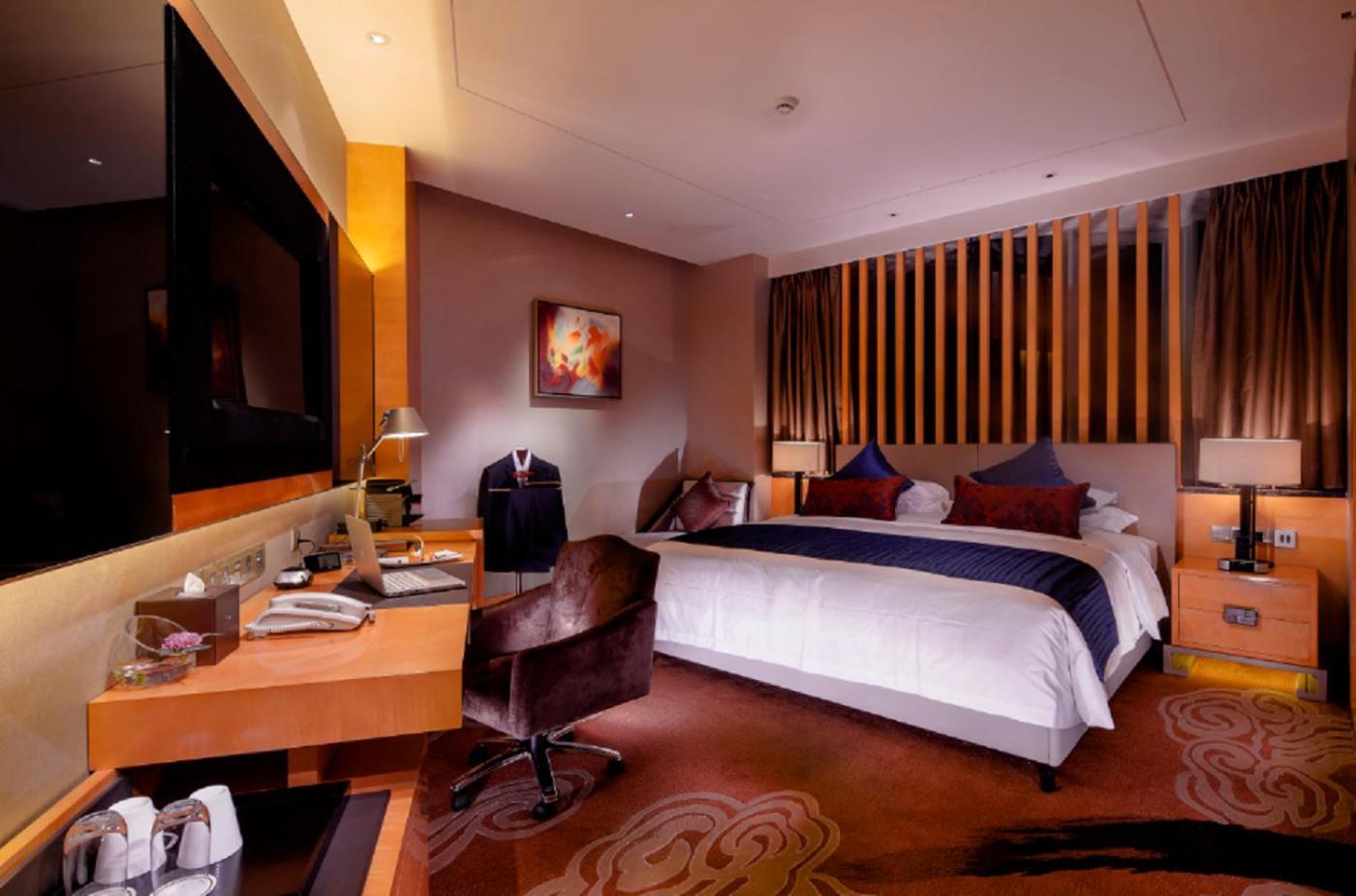 Felton Grand Hotel Chengdu Bagian luar foto