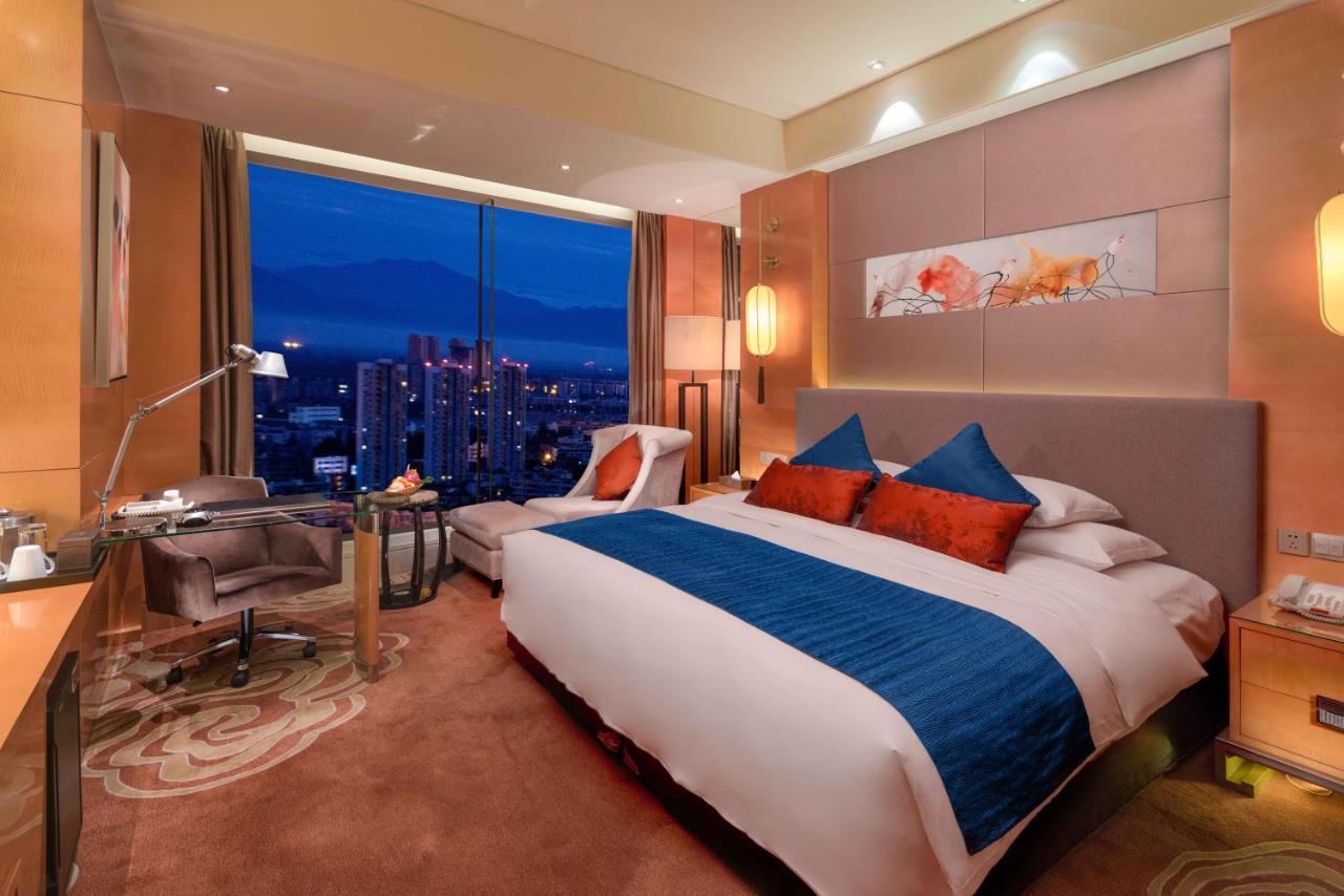 Felton Grand Hotel Chengdu Bagian luar foto