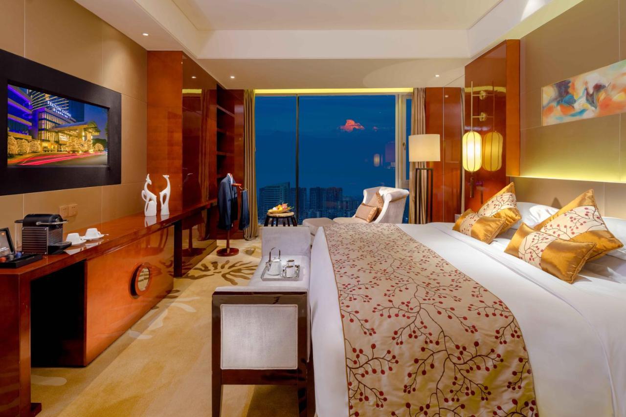 Felton Grand Hotel Chengdu Bagian luar foto